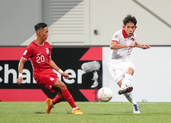 Cầu thủ Việt bị đối thủ dùng cùi trò trong vòng loại AFF Cup 2022

